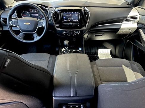 Used 2023 Chevrolet Traverse LT image 22