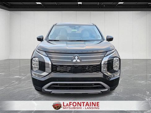 New 2026 Mitsubishi Outlander SE image 8