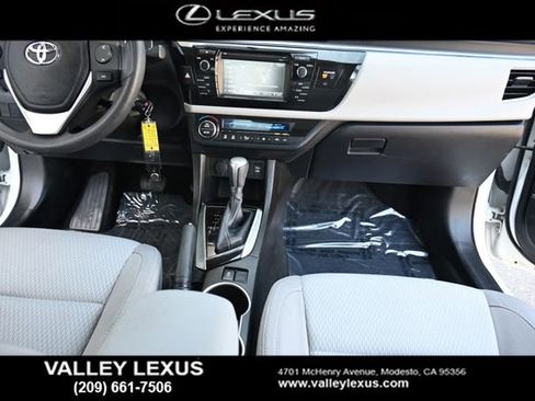 Used 2016 Toyota Corolla LE FWD image 7