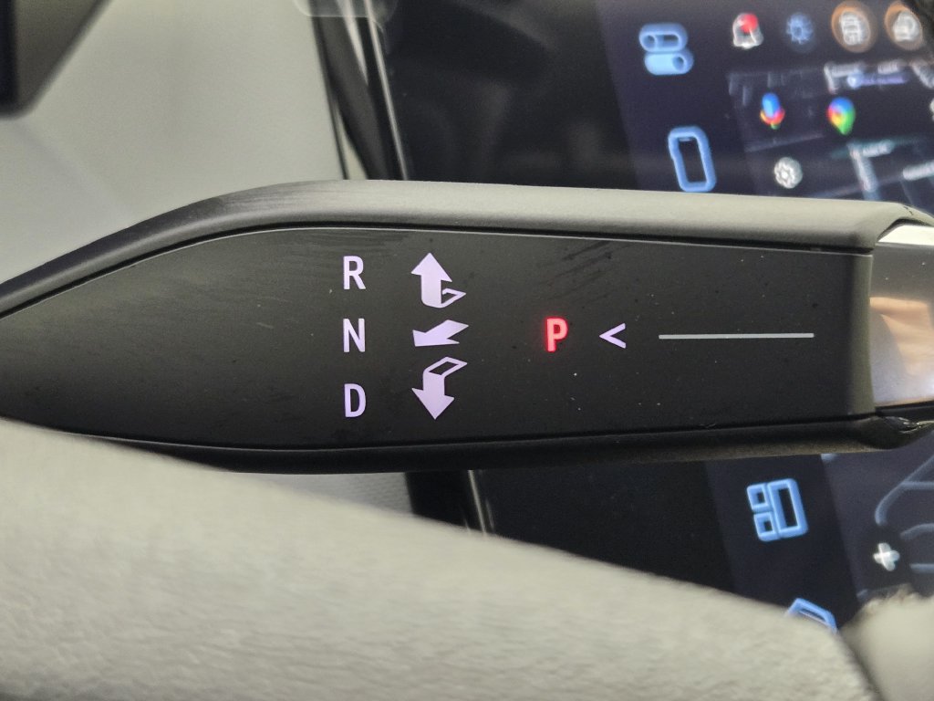 New 2027 Chevrolet Bolt LT w/ Comfort Package FWD image 32