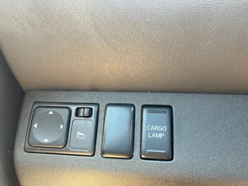 Used 2011 Nissan Frontier PRO-4X AWD/4WD image 21