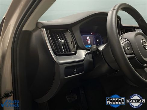 Used 2025 Volvo XC60 B5 Core image 25