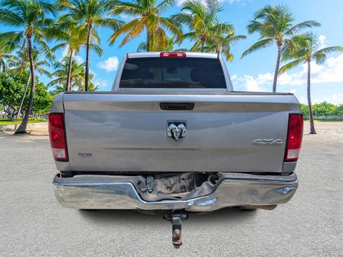 Used 2021 RAM 1500 Classic SLT AWD/4WD image 4