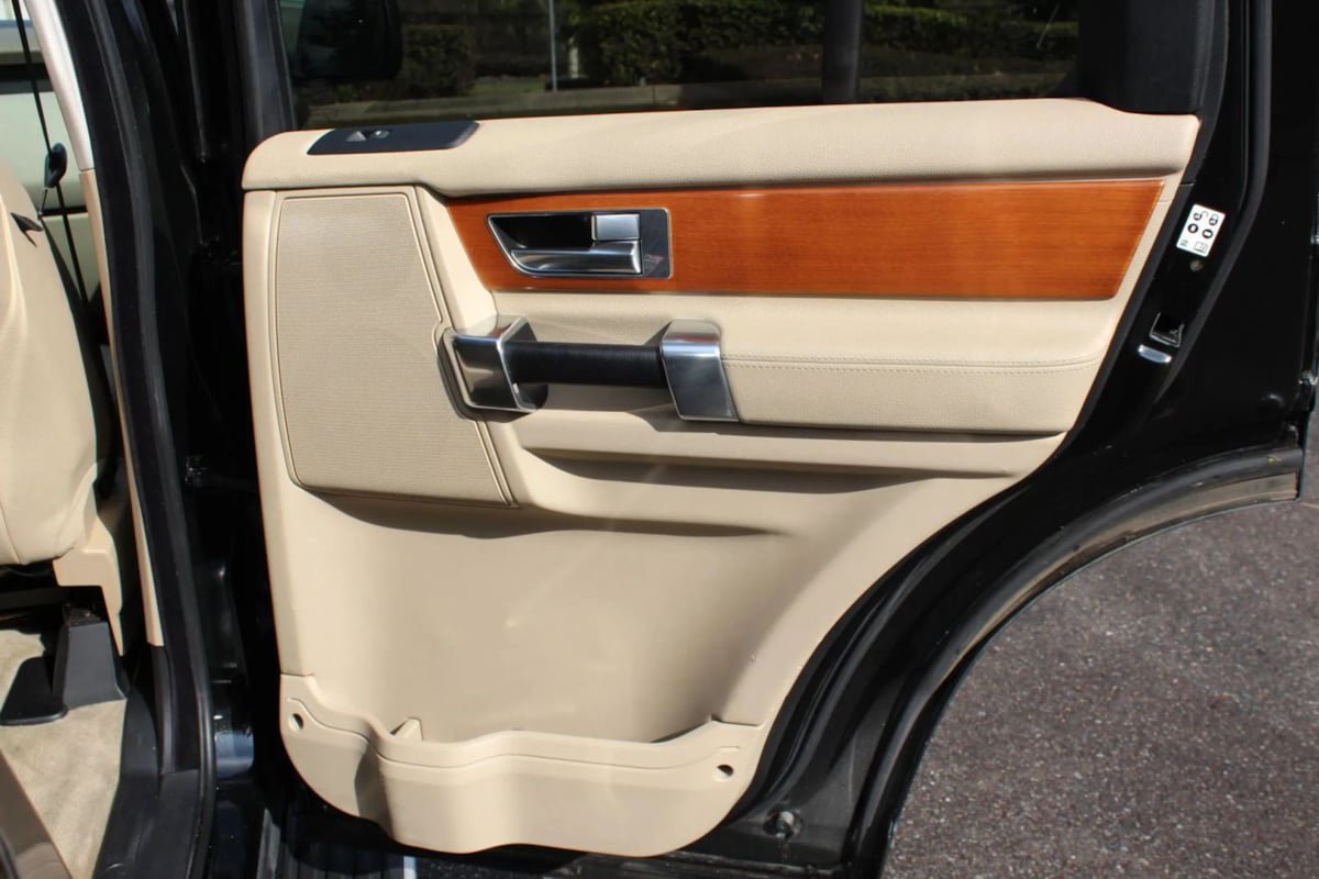 Used 2010 Land Rover LR4 HSE AWD/4WD image 28
