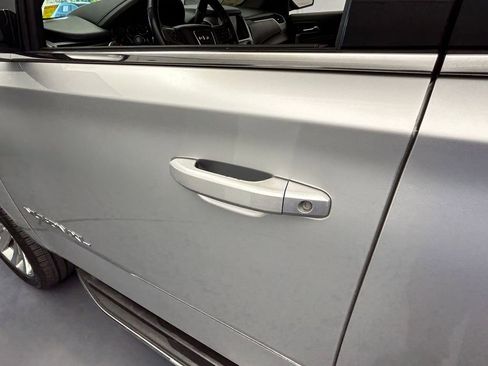 Used 2019 GMC Yukon XL SLE w/ Convenience Package image 34