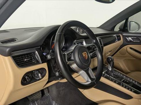 Used 2018 Porsche Macan Sport Edition w/ Driver Memory Package image 21