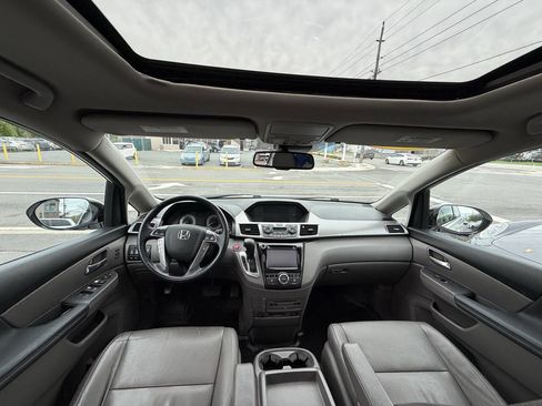 Used 2016 Honda Odyssey Touring image 10