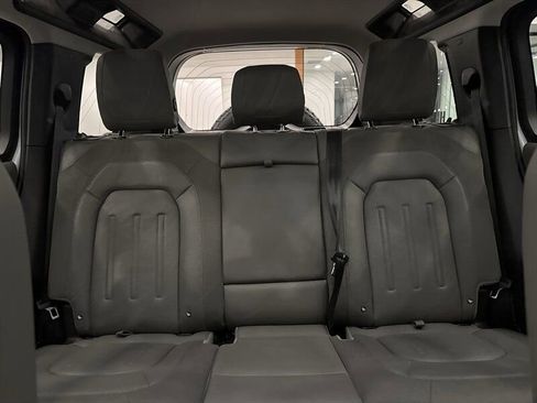 Used 2021 Land Rover Defender 110 SE image 11