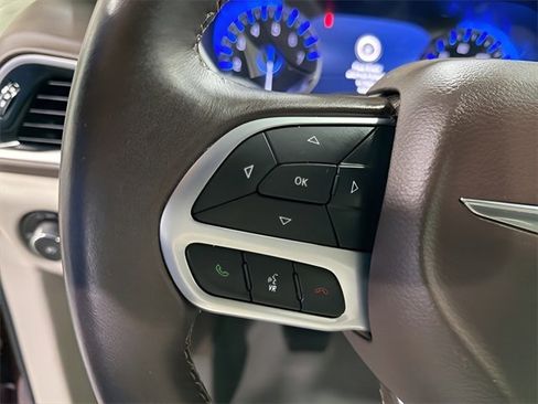 Used 2020 Chrysler Pacifica Touring-L Plus w/ Advanced Safetytec Group image 16