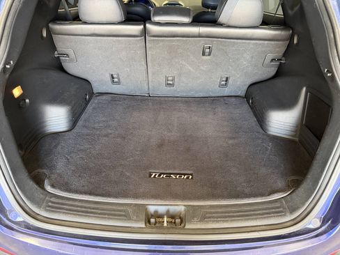 Used 2010 Hyundai Tucson GLS w/ Popular Equipment Pkg 2 FWD image 23