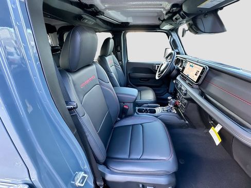 New 2026 Jeep Gladiator Rubicon w/ Dual Top Group image 30