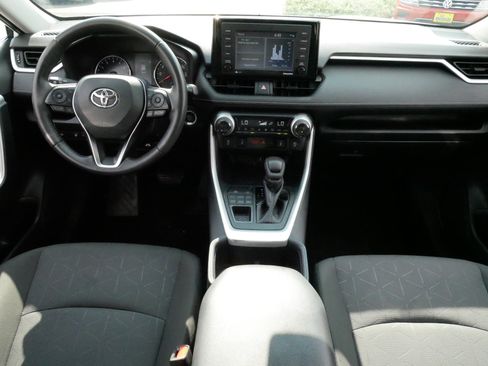 Used 2022 Toyota RAV4 XLE w/ Convenience Package AWD/4WD image 10