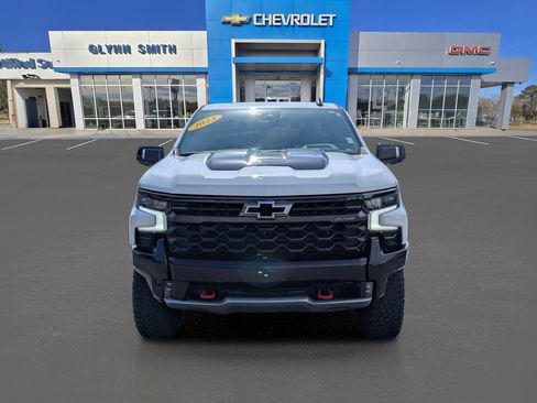Used 2023 Chevrolet Silverado 1500 ZR2 w/ Technology Package AWD/4WD image 2