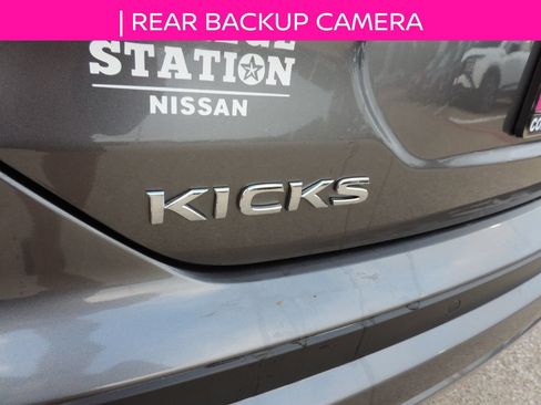 Used 2024 Nissan Kicks SV FWD image 11
