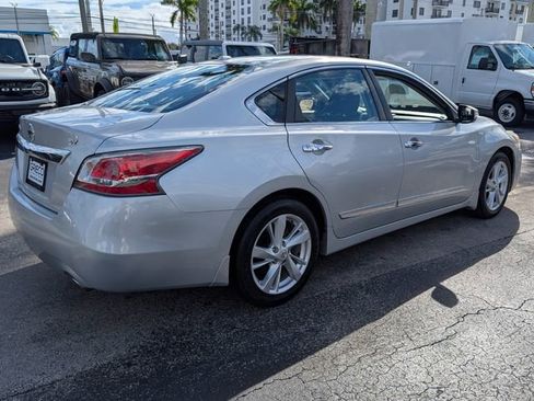 Used 2015 Nissan Altima 2.5 SV w/ Convenience Package image 7