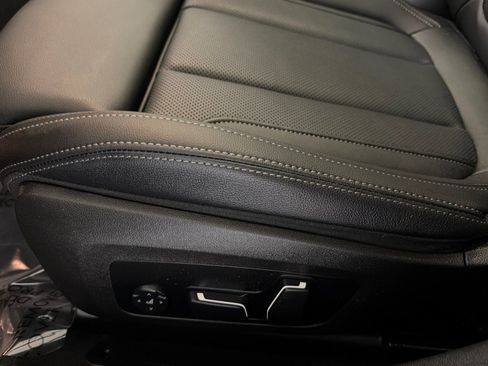 Used 2025 BMW 330i Sedan image 14