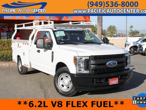 Used 2018 Ford F350 XL image 1