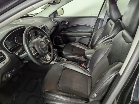 Certified 2020 Jeep Compass Latitude image 11