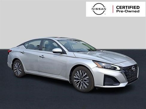 Certified 2023 Nissan Altima 2.5 SV w/ SV Premium Package FWD image 1