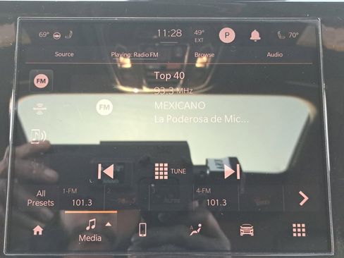 Used 2023 Jeep Grand Cherokee Altitude image 22