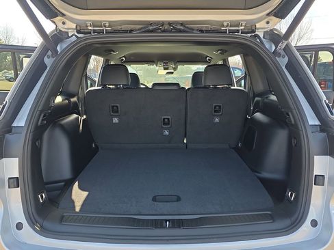 New 2026 Jeep Grand Cherokee Limited image 12