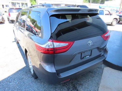 Used 2016 Toyota Sienna LE AWD/4WD image 6