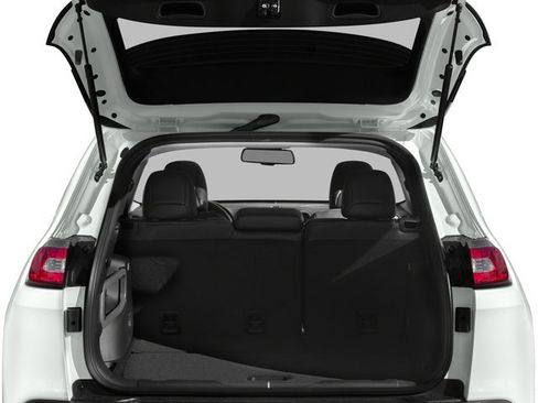 Used 2018 Jeep Cherokee Limited image 16