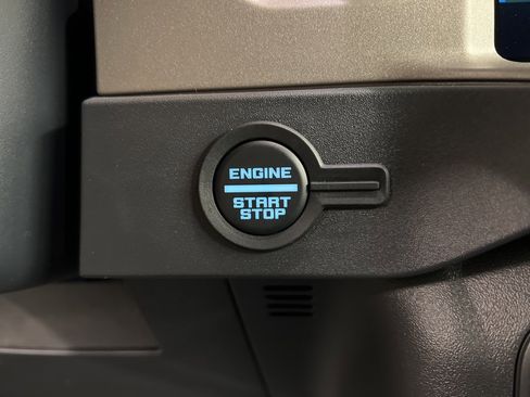 New 2025 Ford Bronco Outer Banks image 18