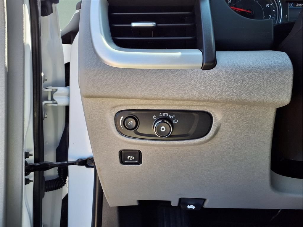 Used 2024 GMC Terrain SLE w/ Fleet Convenience Package AWD/4WD image 17