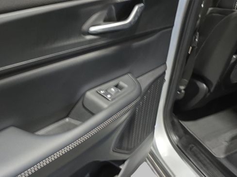 Used 2024 Jeep Grand Cherokee Altitude image 21