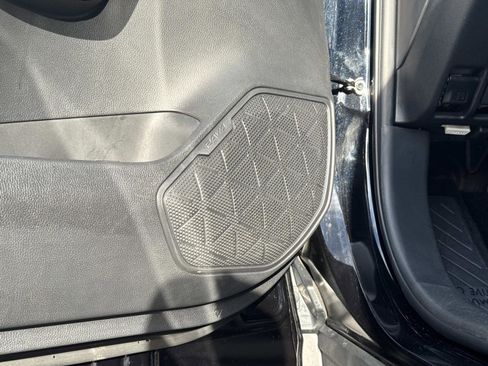 Used 2025 Toyota RAV4 XLE image 19