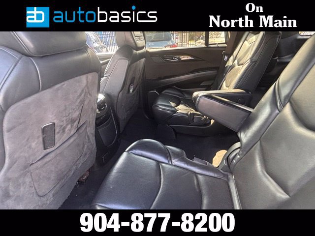 Used 2018 Cadillac Escalade Platinum RWD image 34