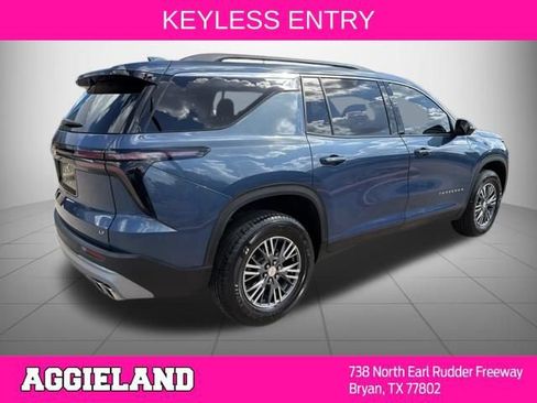 Used 2024 Chevrolet Traverse LT FWD image 4