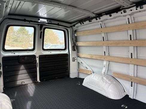 Used 2024 Chevrolet Express 2500 w/ Driver Convenience Package image 13