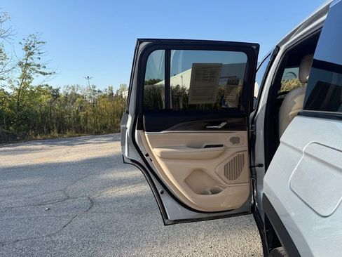 Used 2024 Jeep Grand Cherokee Limited 4xe image 33