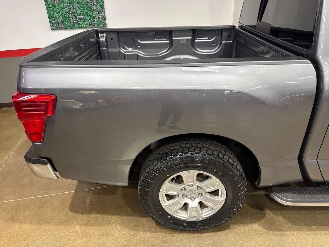 Used 2019 Nissan Titan SV AWD/4WD image 41