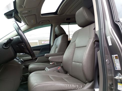 Used 2016 Honda Odyssey Touring Elite image 13