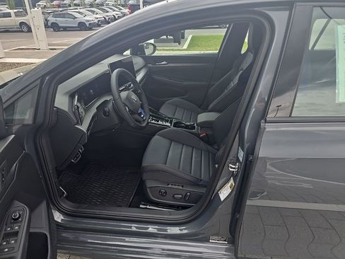 Used 2026 Volkswagen Golf image 5