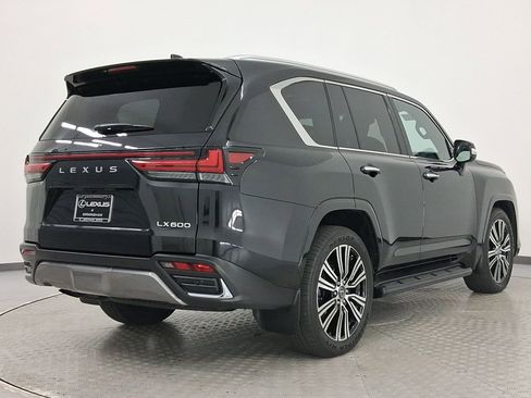 Certified 2025 Lexus LX 600 4WD w/ Luxury Package image 9