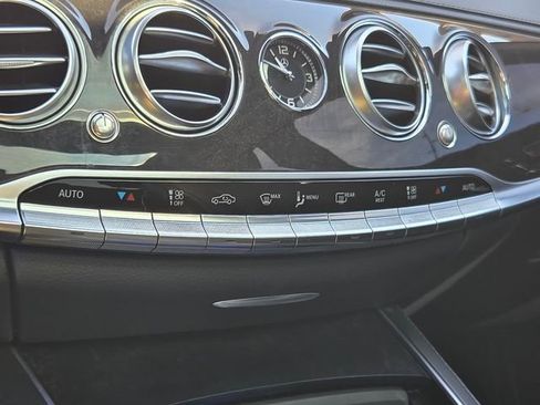Used 2019 Mercedes-Benz S 560 4MATIC Sedan image 29