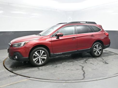 Used 2019 Subaru Outback 2.5i Limited AWD/4WD image 3