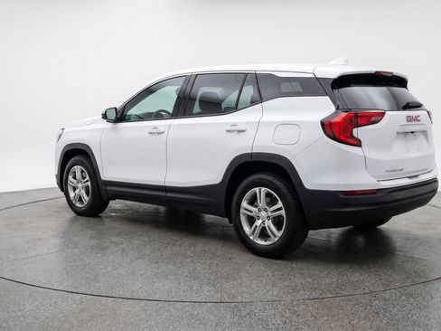 Used 2024 GMC Terrain SLE FWD image 6