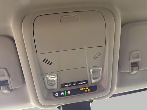 Certified 2024 GMC Terrain SLE w/ Driver Convenience Package image 15