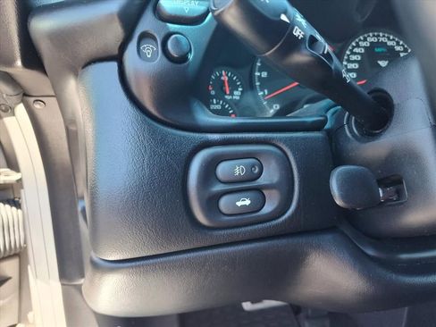 Used 2004 Chevrolet Corvette Convertible w/ Preferred Equipment Group RWD image 16