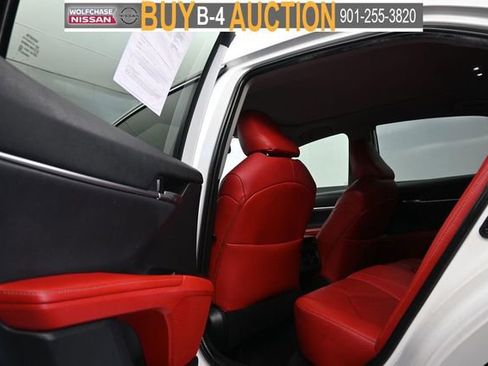 Used 2019 Toyota Camry XSE FWD image 13