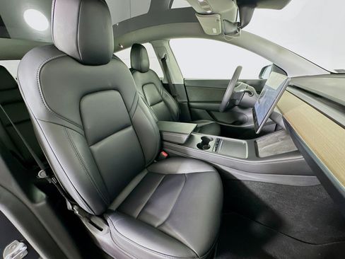 Used 2022 Tesla Model Y Performance image 29