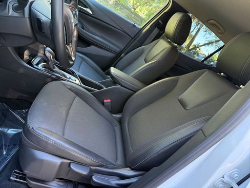 Used 2025 Buick Encore GX Preferred image 21