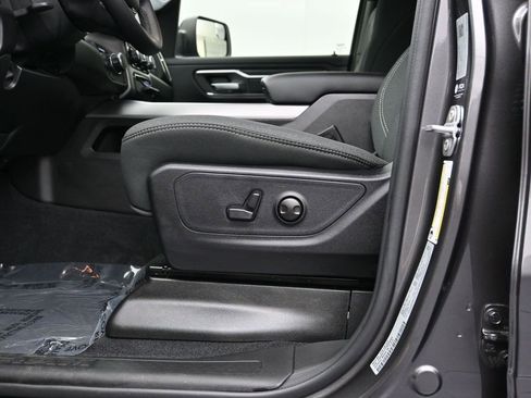 New 2026 RAM 1500 4x4 Crew Cab image 21