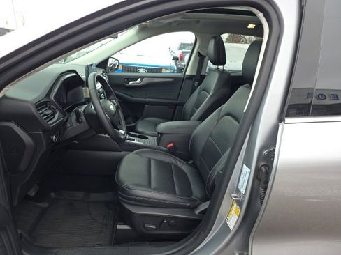 Used 2022 Ford Escape Titanium w/ Class II Trailer Tow Package image 15