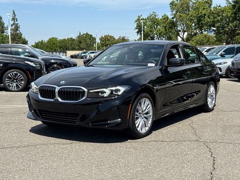 Used 2023 BMW 330i Sedan w/ Premium Package RWD image 2